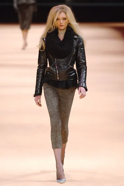 Look 4